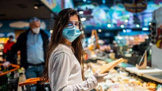 Covid / Conte e il nuovo Dpcm: file ai supermercati. Bellanova: "Non serve"