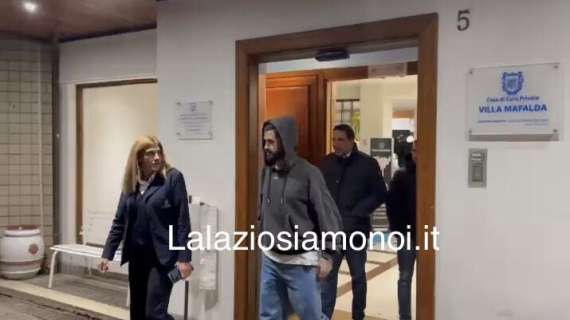 Lazio, infortunio Hysaj: terminate le visite mediche a Villa Mafalda - VIDEO