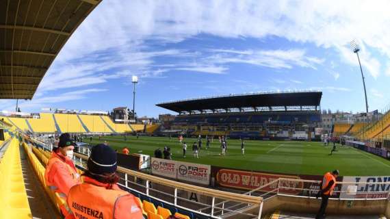 UFFICIALE - Parma-Spal, si gioca: squadre in campo oltre un'ora dopo