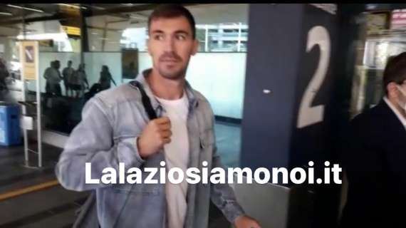 Lazio, Romagnoli è arrivato nella Capitale: "Finalmente" - VIDEO