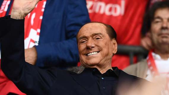 Berlusconi incontenibile alla cena del Monza: "Battete Juve e Milan e faccio arrivare un pullman di tr**e"