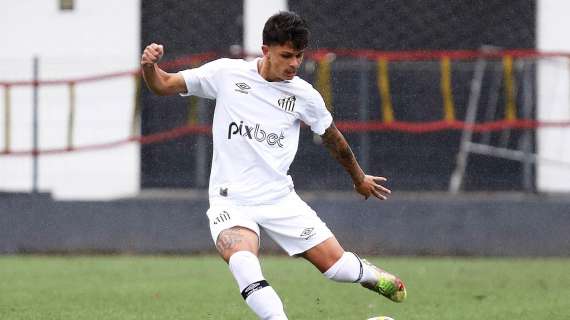 Calciomercato Lazio, offerta per Pedrinho: il giocatore è in Italia e Totti ci pensa...