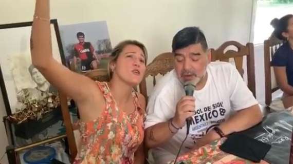 Lazio, quando Maradona cantò l'inno "Vola Lazio Vola" - VIDEO