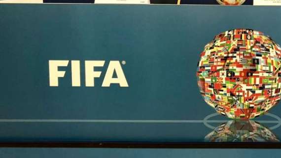 La FIFA: "Frequenza partite preoccupante. Proponiamo le 5 sostituzioni"