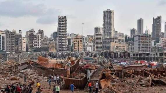 Beirut, almeno 100 morti e 4.000 feriti nell'esplosione che ha devastato la città
