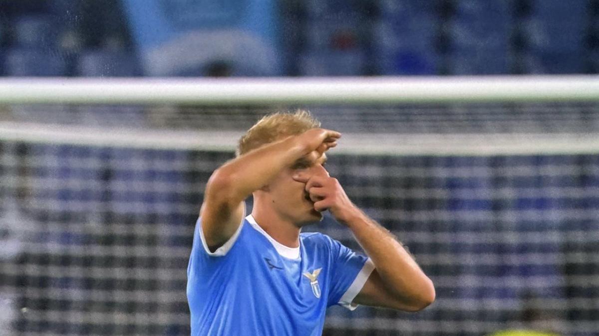 Lazio - Cagliari, Isaksen in versione "Taty-Mask": l'esultanza speciale 