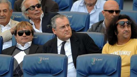 Alberto Abbate lasciato fuori dai cancelli di Formello. I giornalisti presenti manifestano la propria solidarietà