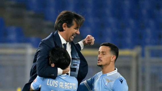 Lazio - Napoli, l'esultanza di Luis Alberto: abbraccio con Inzaghi - FOTO