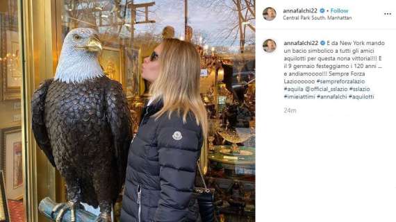 Lazio, dal bacio di Anna Falchi al cuore per Caicedo: la gioia delle ladies - FT