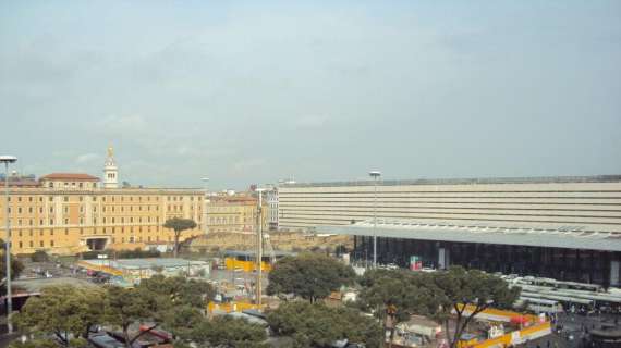 Cronaca di Roma | Scandalo a Termini: si abbassa i pantaloni e tenta di violentare commessa
