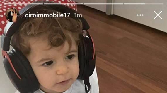 Lazio, Immobile lancia la sfida: "Chi vuole affrontare mio figlio alla PlayStation?" - FOTO