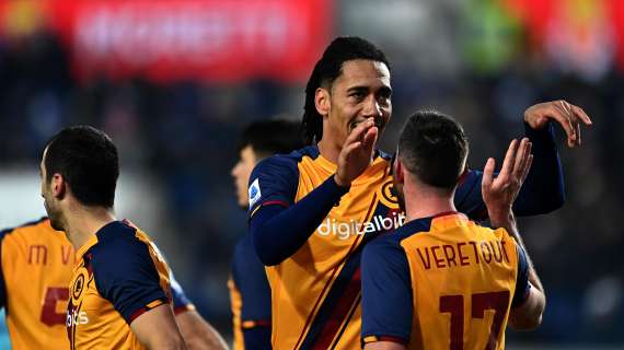 Roma, il caso no vax tiene banco e Smalling finisce nel mirino dei social 