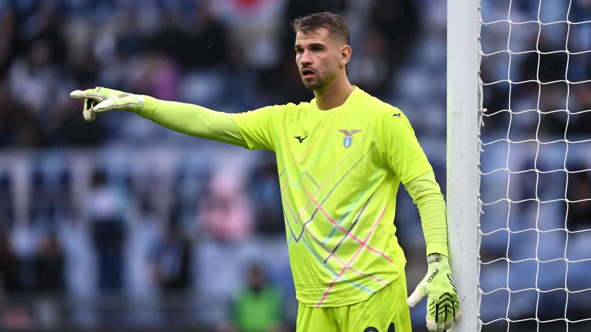 DIRETTA - Lazio-Genoa 2-0: Malinovsky non sbaglia, rossoblù più vicini