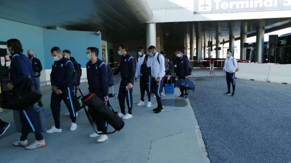 Lazio, la squadra in partenza per Bruges: ecco i calciatori presenti - FOTO&VIDEO