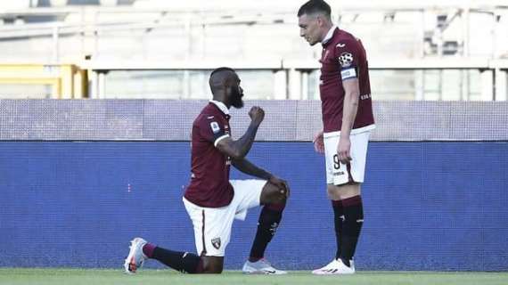 Torino, anche N'Koulou si inginocchia per George Floyd