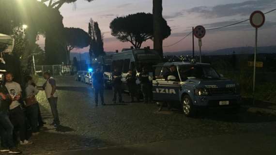 Lazio, rinviato il funerale di Diabolik: la salma rimane a Tor Vergata