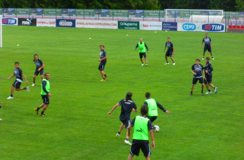 SPECIALE AURONZO  Secondo giorno, pomeriggio: Reja riparte con la difesa a tre. In partitella grande gol di Matuzalem, ancora bene Pintos - FOTO