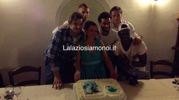 ‘Una cena biancoceleste’, a Narni la serata benefica di Serena Grigioni con i giocatori della Lazio - FT&VD