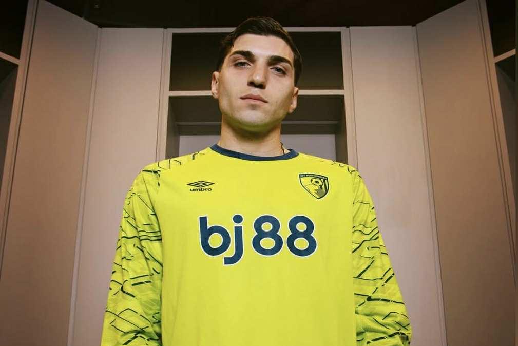 Lazio, il Bournemouth presenta Mandas: ecco l'annuncio