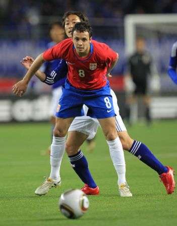 Spunta il nome di Nemanja Tomic per il centrocampo... Prima però c'è da cedere uno tra Makinwa e Carrizo