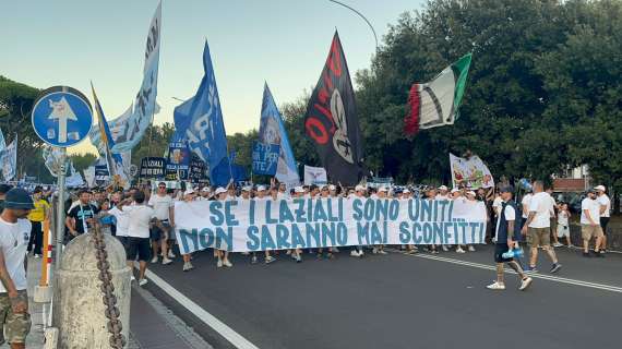 Lazio, terminato il corteo dei tifosi: "Se i laziali sono uniti non saranno mai sconfitti" - FT&VD