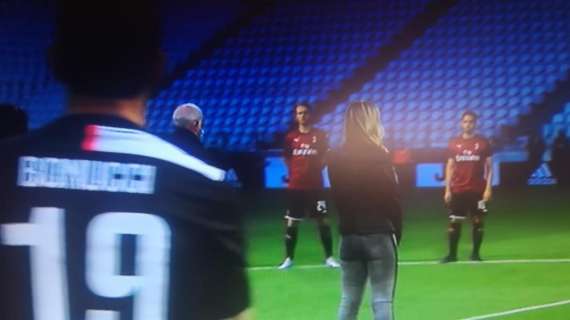 Juventus - Milan, silenzio per le vittime e applausi per medici e infermieri