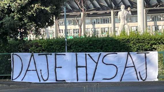 Lazio, un nuovo striscione all'Olimpico: "Daje Hysaj" - FOTO