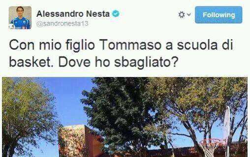 Nesta twitta la foto del figlio: "Tommaso a scuola di basket, dove ho sbagliato?"