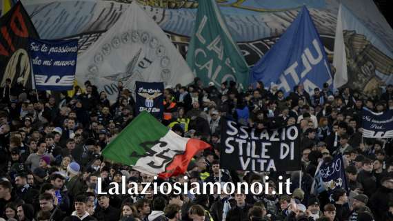 Lazio, la stoccata della Curva Nord alla Sud: "100 gruppi per..." - FOTO