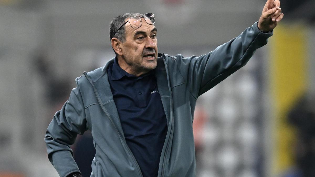 Lazio, Sarri torna in campo: guida la squadra dopo l'operazione - FOTO