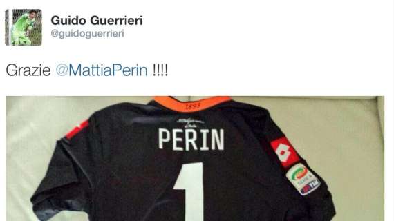 LAZIO SOCIAL - Guerrieri mostra fiero la maglia di Mattia Perin: "Grazie"