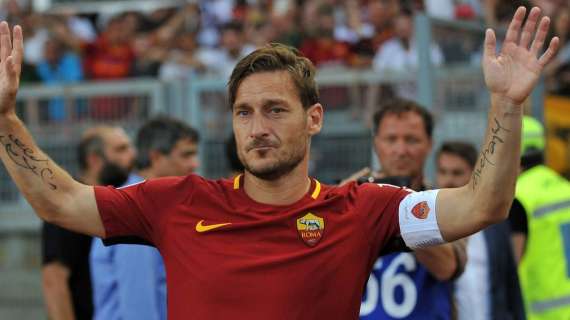 Totti racconta: "Mio nonno era laziale. Ma scelsi la Roma perché..."