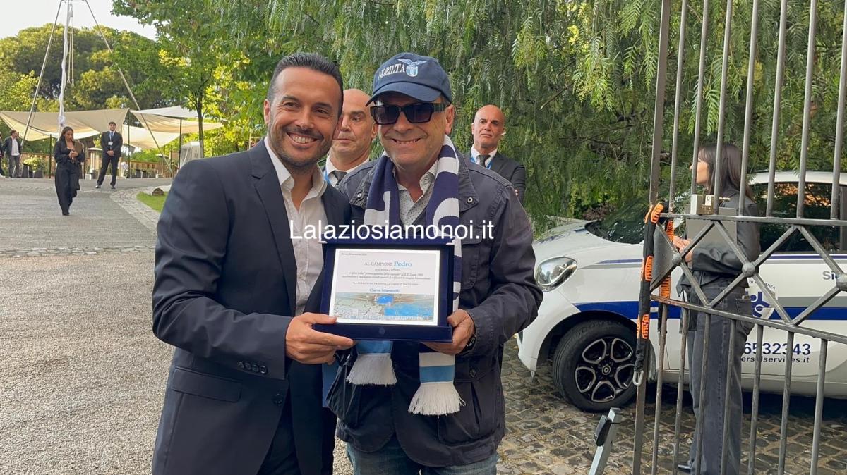 Lazio, è il giorno di Pedro: la Maestrelli lo omaggia con una targa - FT & VD