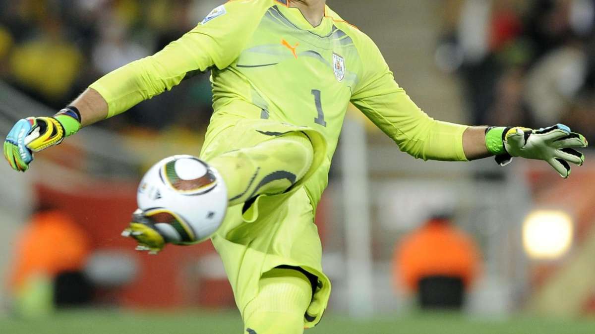Muslera si racconta in tv: "In Uruguay mi chiamano l'amico dei pali..."
