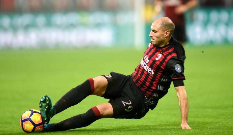 Calciomercato, l'ag. di Paletta: "Resta al Milan, niente Lazio". Poi riapre: "Vedremo oggi..."