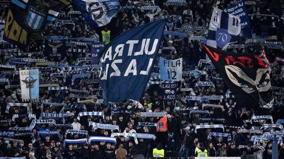 Lazio, i tifosi caricano la squadra: l'appuntamento verso Napoli - FOTO