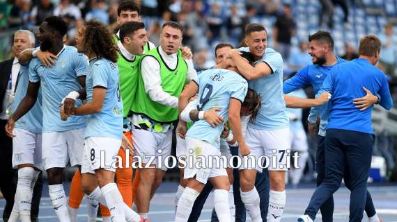 Lazio, la società esalta la coppia del gol: lo scatto sotto la Curva Nord - FOTO