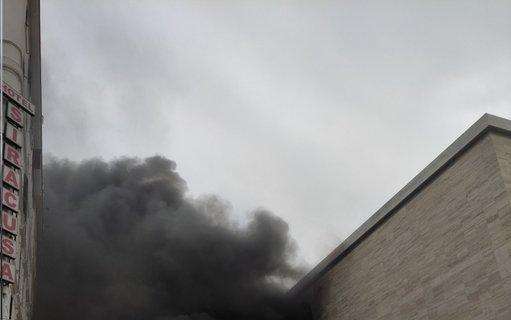 Roma, colonna di fumo vicino la stazione Termini: evacuato un bar