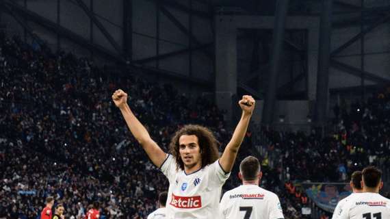 Lazio, Guendouzi è in arrivo nella Capitale: il codice del volo - FOTO