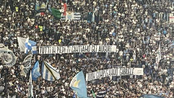 Lazio - Monza, la Curva Nord fa gli auguri a Gabbo: le immagini - FOTO