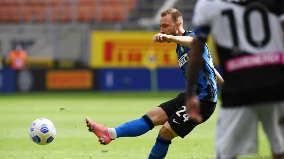 Eriksen, prima uscita fuori casa col figlio: l'Inter lo aspetta ad Appiano