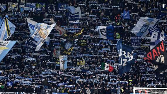 Lazio, alla fine della gara l'abbraccio dei tifosi: "Solo applausi" - VIDEO