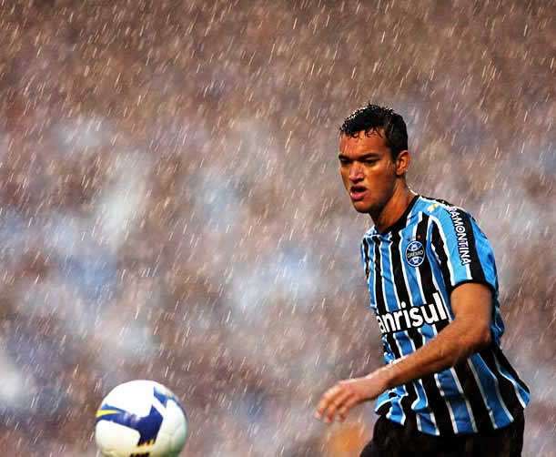 ESCLUSIVA - Rever-Lazio è quasi rottura... Ds Gremio: "Siamo stufi, da domani Rever potrà andare a giocare in Germania... La Lazio? O paga cash o è finita"