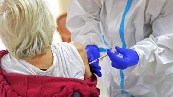 Covid, i dati della vaccinazione nel mondo: crollo di contagi e ricoveri - FT