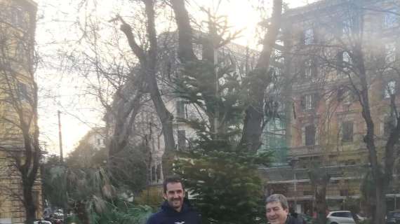 A piazza della Libertà l'albero di Natale della Lazio Atletica