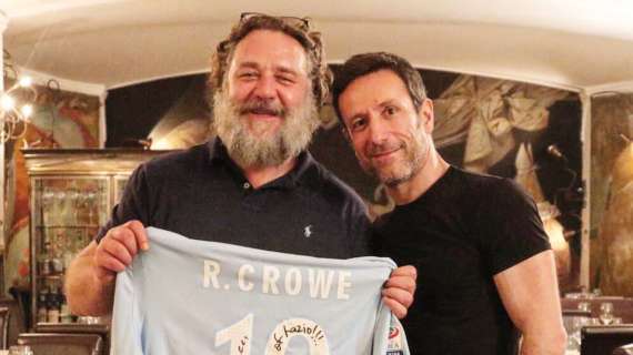 Russel Crowe a Roma, la frase che piace: “Forza Lazio!”
