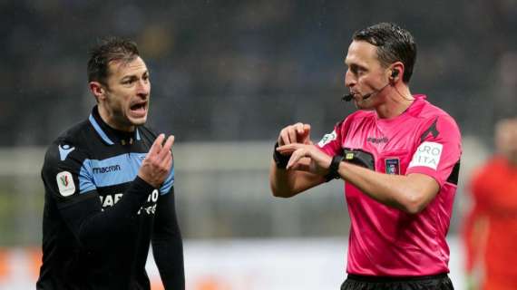 Lazio - Verona, l'arbitro del match: solo un precedente in chiaroscuro