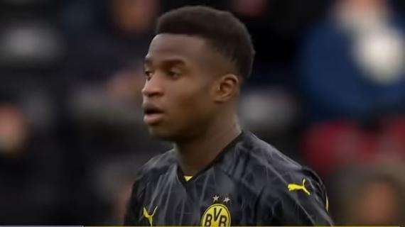 Borussia Dortmund, Moukoko nei guai per aver sequestrato l'ex: la vicenda