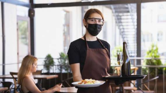 Coronavirus / Nuovo documento INAIL: ancora più distanza nei ristoranti?