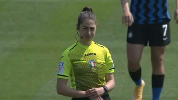 Ferrieri Caputi, prima donna arbitro in Serie A: "Insulti in passato? Sorridevo"